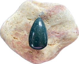 Heliotrop dunkelgrün, Schmuck Anhänger mit silberfarbiger Anhänge-Öse, Größe 39 x 17 mm einschließlich Öse - ohne Deko
