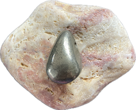 Pyrit goldfarbig, Tropfenförmig  Schmuck Anhänger mit seitlicher Bohrung, Größe 28 x 18 x 15 mm - ohne Deko