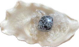 Schneeflockenobsidian, schwarz grau gemustert, Trommelstein, Größe 16 x 17 mm - ohne Deko