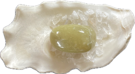 Jade, gelbgrün, Trommelstein, Größe 30 x 17 mm - ohne Deko
