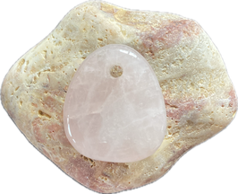 Rosenquarz hellrosa, Schmuck Anhänger mit vorderer Bohrung, Größe 38 x 33 mm - ohne Deko