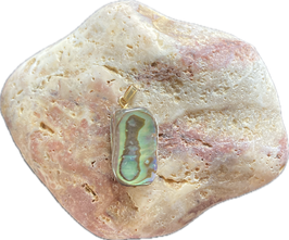 Paua Muschel blaugrün schillernd, Schmuck Anhänger mit goldfarbiger Anhänge-Öse, Größe 26 x 13 mm einschließlich Öse  - ohne Deko