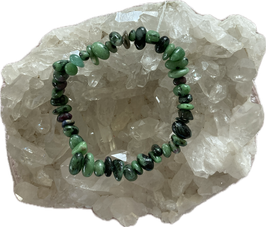Zoisit mit Rubin, Splitterarmband, mittlere Splitter,  19 cm elastisch Stretchband - ohne Deko