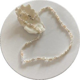 Süßwasserperlen Kette, größere und kleinere Perlen, 45 cm lang, silberfarbiger Karabinerverschluss - ohne Deko