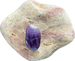 Amethystquarz violett, Schmuck Anhänger mit silberfarbiger Anhänge Öse, Größe 35 x 16 mm einschl. Öse - ohne Deko