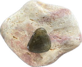 Labradorit dunkelgrün schillernd, Schmuck Anhänger mit seitlicher Bohrung, Größe 23 x 23 mm - ohne Deko