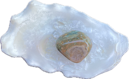 Rhyolith (Augenjaspis), grün weiß orange gemustert, Trommelstein, Größe 23 x 20 mm - ohne Deko
