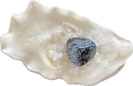 Schneeflockenobsidian, schwarz grau gemustert, Trommelstein, Größe 16 x 18 mm - ohne Deko