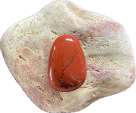 Roter Jaspis, Schmuck Anhänger mit seitlicher Bohrung, Größe 31 x 20 mm - ohne Deko