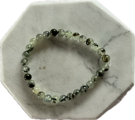 Prehnit Armband, Kugeln 6 mm Durchmesser, elastisches Stretchband, Länge 19 cm lang - ohne Deko