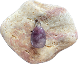 Fluorit violett, Schmuck Anhänger mit silberfarbiger Anhänge-Öse, Größe 30 x 15 mm einschließlich Öse - ohne Deko