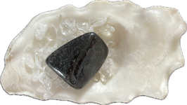 Nuumit, schwarz, Trommelstein, Größe 27 x 23 x 18 mm - ohne Deko