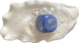 Lapislazuli, blau weißgraue Einlagerungen, Trommelstein, Größe 25 x 20 mm - ohne Deko
