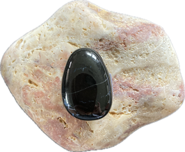 Lamellenobsidian schwarz, Schmuck Anhänger mit seitlicher Bohrung, Größe 29 x 20 mm - ohne Deko