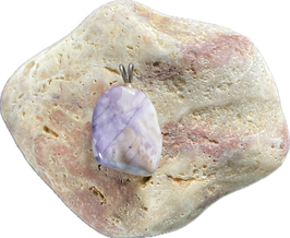 Lepidolith violett gemustert, Schmuck Anhänger, Größe 31 x 18 einschließlich silberfarbiger Öse - ohne Deko