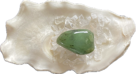 Nephrit (Jade), grün,  Trommelstein, Größe 24 x 16 mm - ohne Deko
