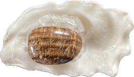 Aragonit braunweiß gemustert , Trommelstein, Größe 35 x 22 x 18 mm - ohne Deko