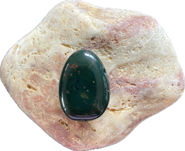 Heliotrop dunkelgrün, Schmuck Anhänger mit seitlicher Bohrung, Größe 29 x 20 mm - ohne Deko