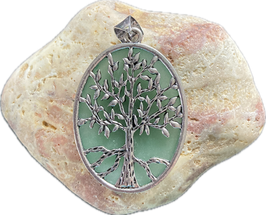 Aventurin grün, Schmuck Anhänger, silberfarbig eingefasst mit silberfarbigem Baummotiv und  silberfarbiger Öse, Größe 52 x 32 x 9 mm -  ohne Deko