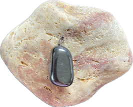 Hämatit Anthrazit glänzend, Schmuck Anhänger mit silberfarbiger Anhänge-Öse, Größe 31 x 14 mm einschließlich Öse  - ohne Deko