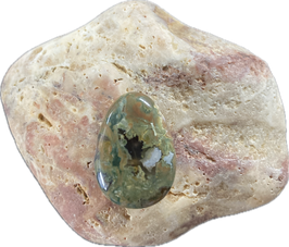 Rhyolith Anhänger, grün gemustert, mit seitlicher Bohrung, Größe 28 x 19 mm - ohne Deko
