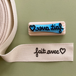 Tampon étiquette "Fait avec coeur"