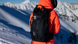 ブラッククロウズ　DORSA 27  Back Pack / Black / White