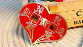 Mirror Heart / ミラーハート（反転対称＋融合＋引き延ばし）by N2G【赤ハートコイン 単品】