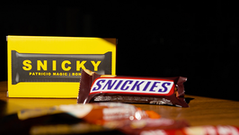 SNICKY / スニッキー（カード to 棒菓子）