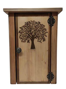 Handgefertigter Holz-Hängeschrank im Landhausstil mit Baum-des-Lebens-Motiv