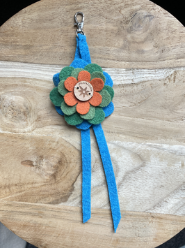 Walkblume HappyColour  klein Modell Hänger mit Karabiner Farbe 17