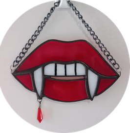 Vitrail bouche vampire