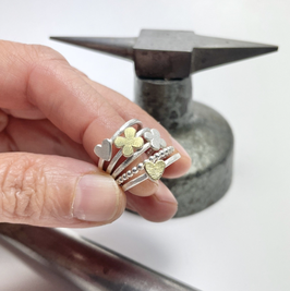 Zarte Ringe mit Herz & Glücksklee