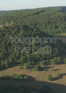 Brancion village et chateau colline