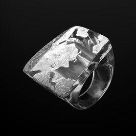 Transparenter Ring mit Silbermetall