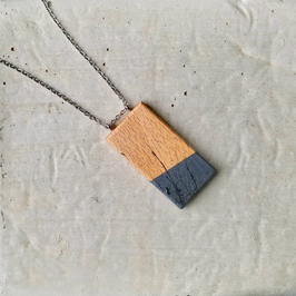 Pendentif minimaliste rectangle en bois canadien (hêtre), corde ou chaîne à votre choix