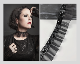 Halsband / Choker, Chiffon mit Satinband und facettierten Cabochons, Breite ca. 5,5cm D