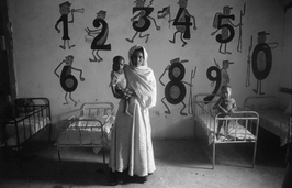 Christine Spengler. Sahara Occidental, 1976. Crèche du Front Polisario.