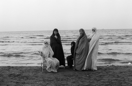 Christine Spengler. Iran, 1979. Week-end à la mer caspienne.