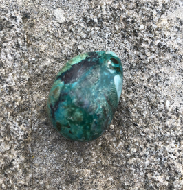 Chrysokol mit Bohrung