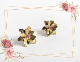 Boucles d'oreilles fleurs et cristaux roses
