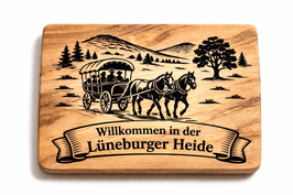 Kutsche in der Lüneburger Heide mit Text "Willkommen in der Lüneburger Heide"