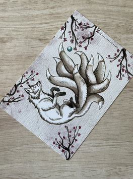 carte postale "le grimoire des créatures japonaises" kitsune argenté