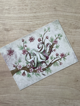 carte postale "le grimoire des étranges créatures" pieuvre et fleurs