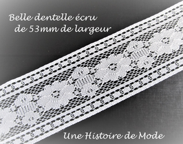 1 mètre de dentelle écrue à fleurs - 53 mm - D97 -