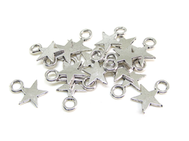 10 petites breloques étoiles en métal argenté - 11 x 8 mm - RZZ35
