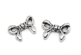 2 Perles noeud en métal argenté - 10 x 13.5 mm - RWZ76