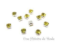 10 strass sertis à coudre couleur jaune -  4mm