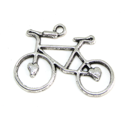 Breloque vélo en métal argenté - 31 x 23 mm