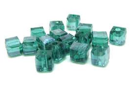 10 perles cubes en cristal vert Emeraude AB 4 mm - RC01
